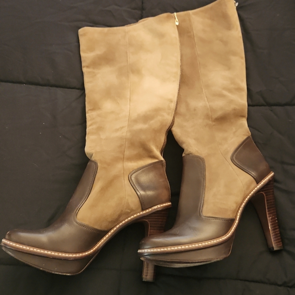 BCBGMAXAZRIA gently worn boots size 10B 40
